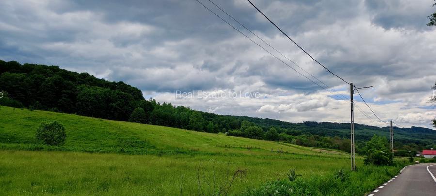 Teren la padure, panoramic dealuri si paduri, curent si asfalt - 9