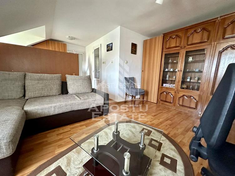 Apartament cu 3 camere, pe 2 niveluri,  zona Girocului - 2