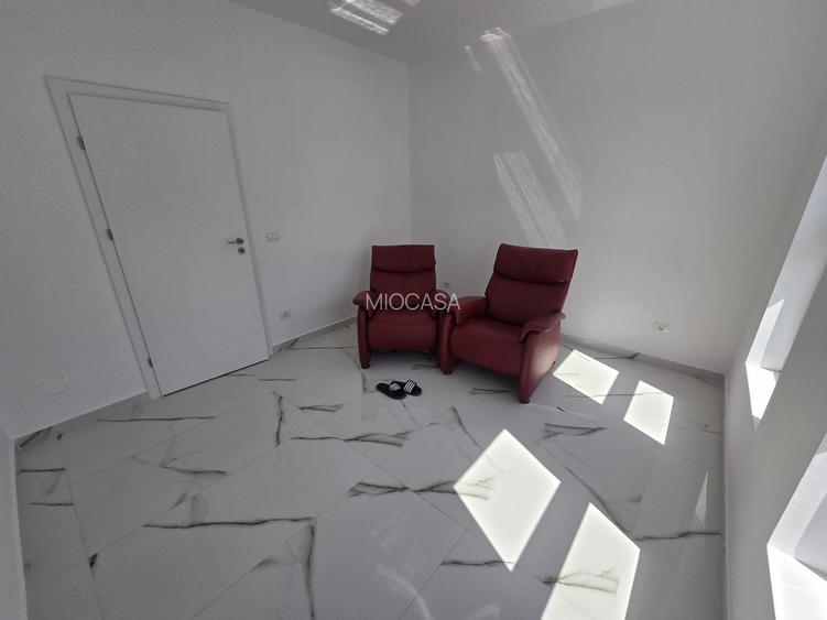 Nou. Disponibil imediat. Decomandat. Etaj intermediar. - 8