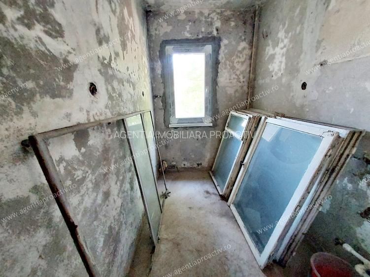 Apartament 3 camere, etaj 1, la doi pași de strada principală, în Micro 40 - 5