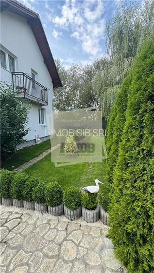 Vila cu 5 camere 3 bai si 400 teren in Sibiu - 12