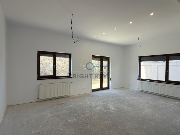 Oportunitate!Duplex 4 cam, 125mp, asfalt, toate utilitățile!Comision0% - 4