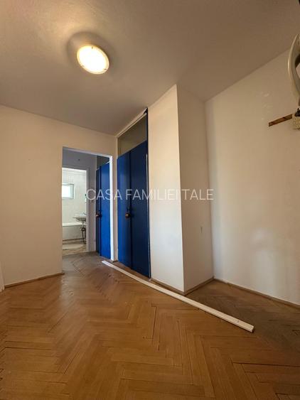 90000 euro .. 2 camere cu centrala .. etaj intermediar - 3