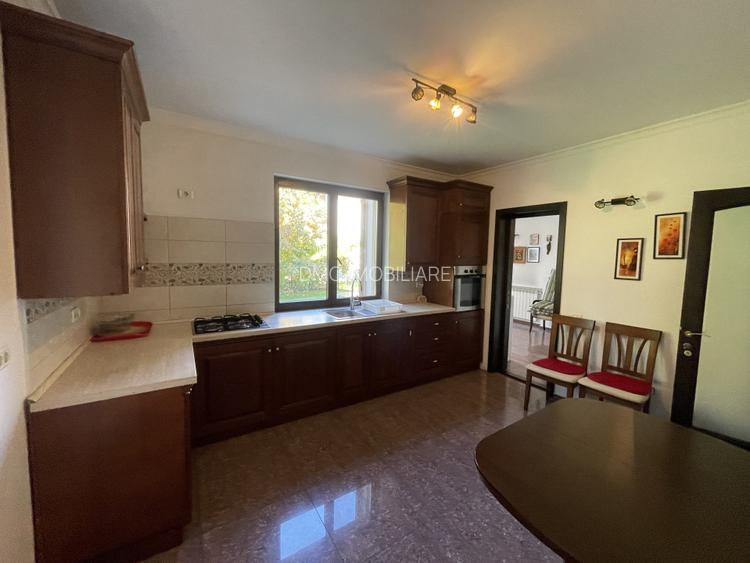 Curtea Domneasca, vila individuala, 6 camere, 3 bai, garaj, mobilata si utilata. - 8