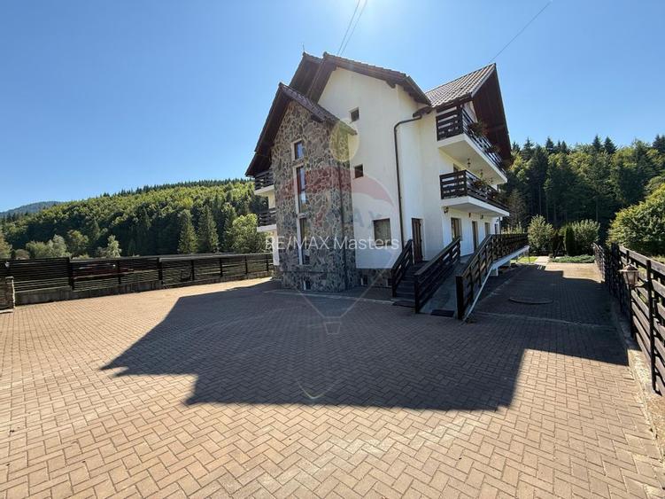Pensiune cu 14 camere de vânzare Bucovina lângă pârtia Pojorata Malini - 5