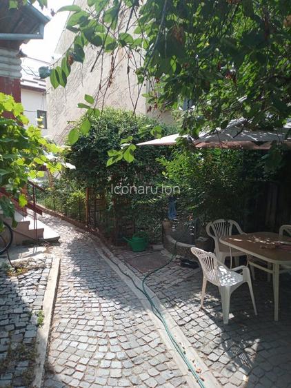 Casa mare si curte in centrul Craiovei - 3