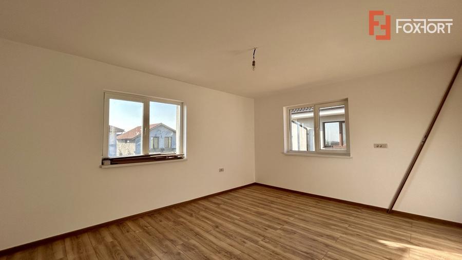 Duplex cu 5 camere de vanzare in Sanandrei - ID V3806