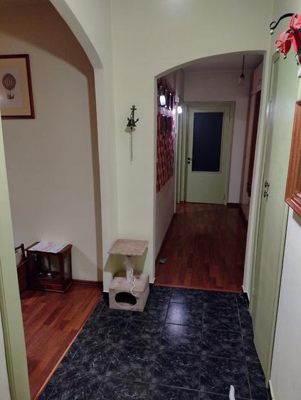 Apartament 4 camere de vanzare Alexandru cel Bun