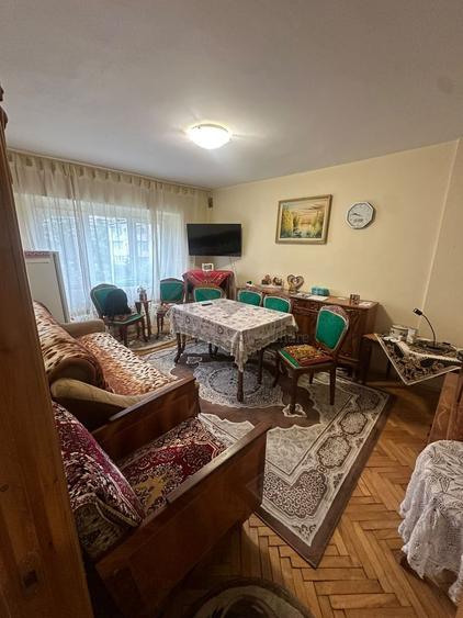 Apartament 3 camere 2 bai decomandat pacurari