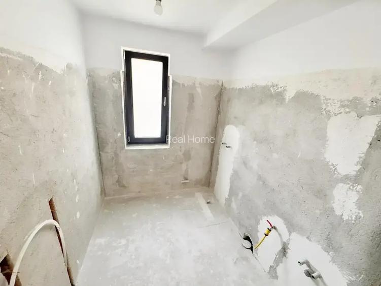 Vila | 5 camere | Curte 220  mp  | metrou 15 min - 9