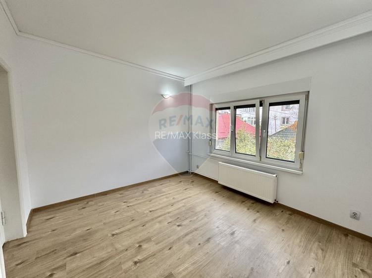 Casa / Vila cu 7 camere de vanzare în zona Domenii - 9