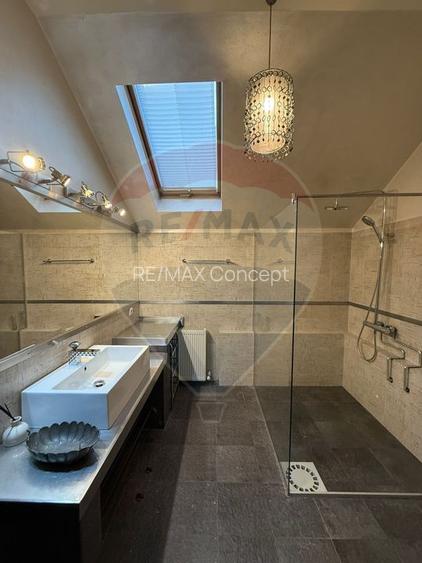 Casă / Vilă de închiriat în Gruia - 23