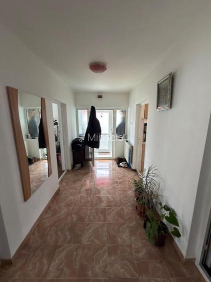 Vand casa cu etaj + teren - 5