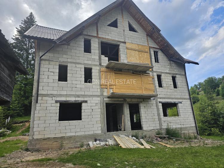 Casa de vacanta + teren intravilan suprafata 2.075mp, Bubesti, Arieseni - 2