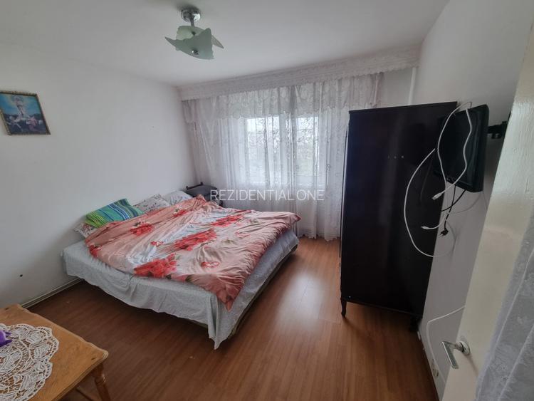 Podul cu Lanțuri- Zona Nord- 2 camere decomandate- etaj intermediar - 4