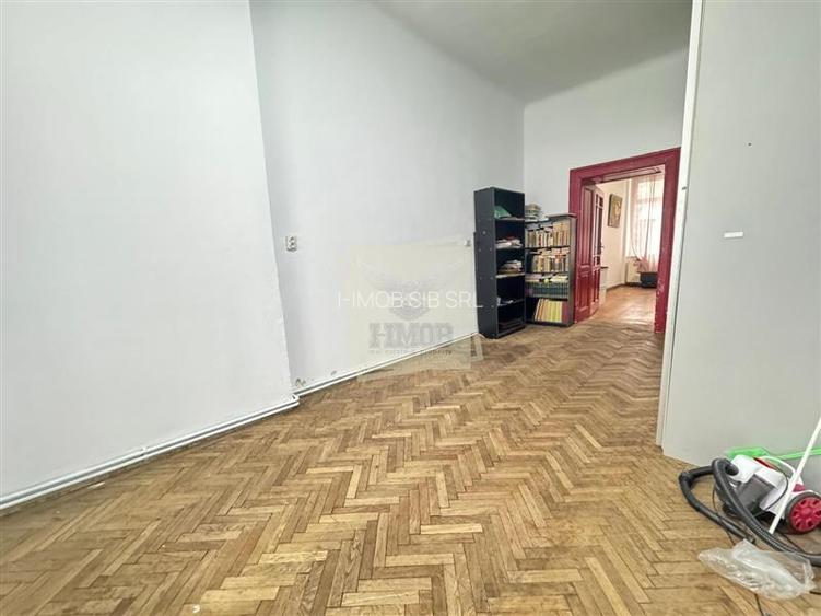 Apartament cu 4 camere 2 bai si balcon in zona Ultracentrala - 8