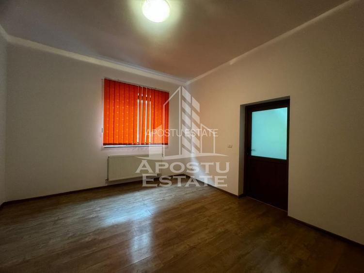 Casa individuala, 5 camere, 3 bai cu terasa si curte proprie de 400 mp - 4