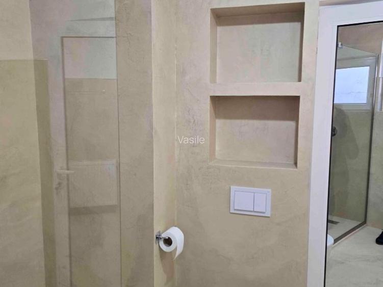 Vând apartament 3 camere, garaj - 11