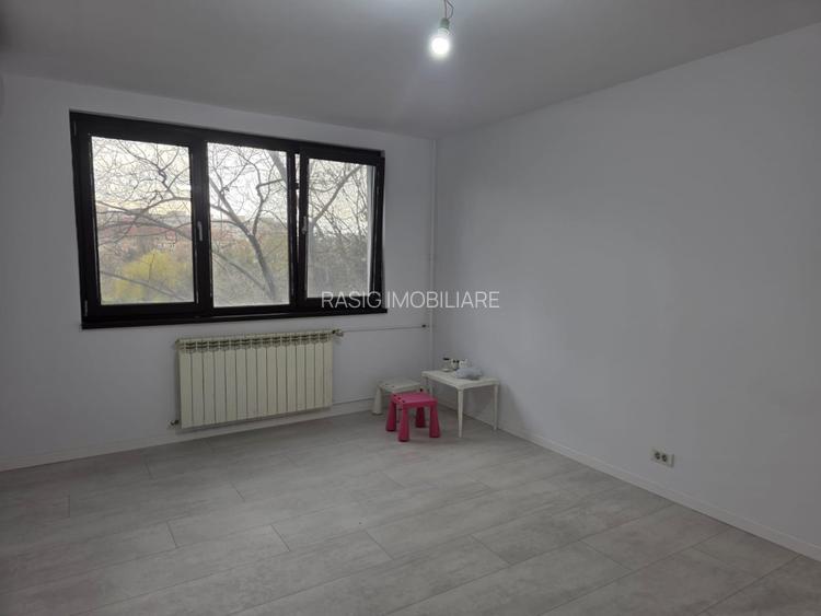 Vanzare 3 camere  Berceni - 2