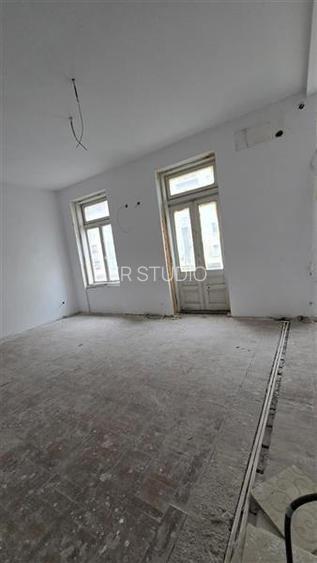 Vanzare bloc ultracentral pentru investitie - 6