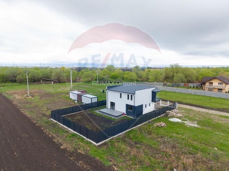 Vila moderna cu 4 camere,  P+E - teren 501 mp - 36