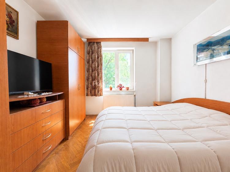 Apartament 4 Camere cu Doua GARAJE - Zona LIPOVEI - 0%COMISION - 5