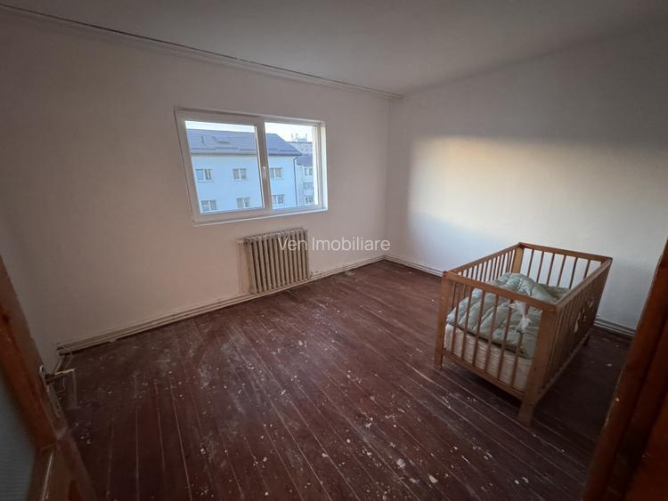 Apartament 2 camere, zona Andrei Mureșanu, etaj 4/4 - 6