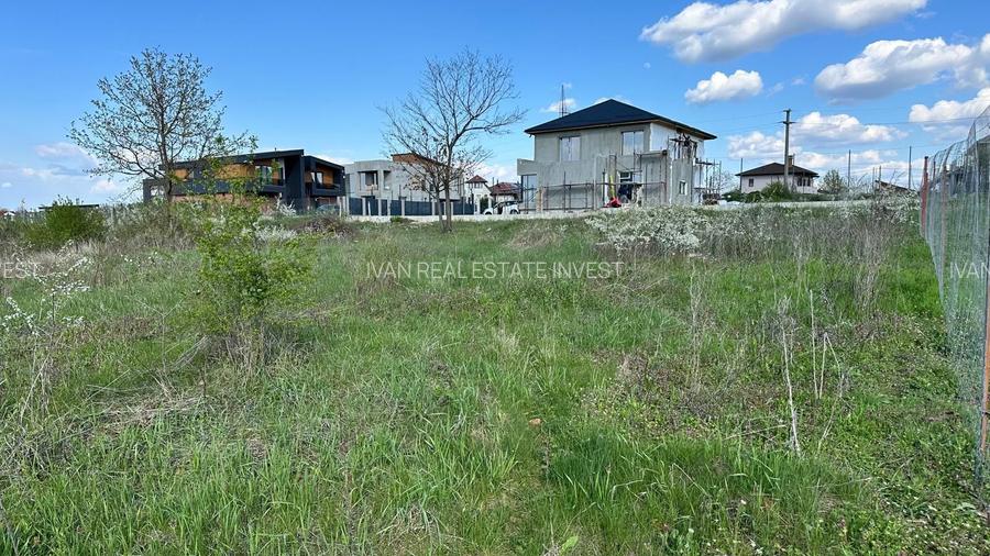 MOGOSOAIA - TEREN 792 mp, utilitati, statii STB, pretabil investitie - 2