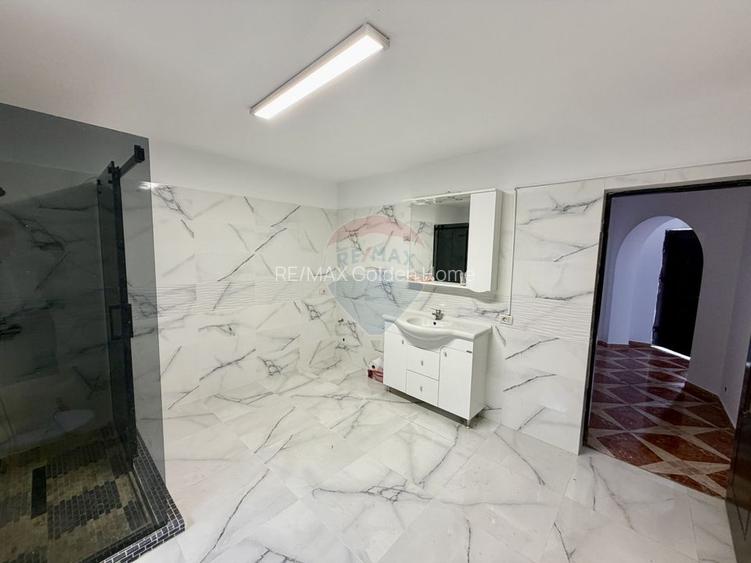 Casă / Vilă cu 8 camere - 6