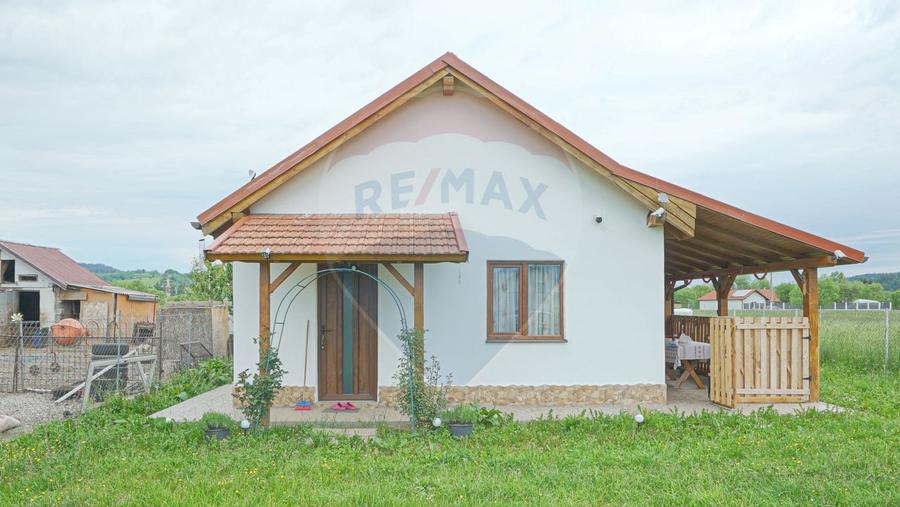 Casa de vacanta + Teren intravilan Acris | Vama Buzaului | 2551 mp