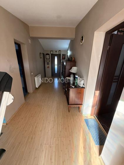 CASA INDIVIDUALA - 200 Mp. Utili - 800 Mp. Totali - Constructie 2009 - 6