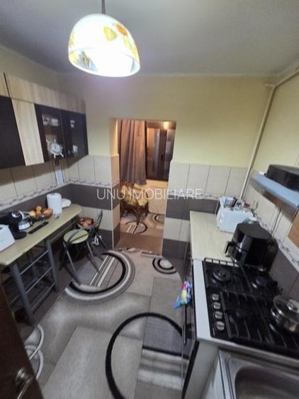 Alexandru - Minerva - 3 camere decomandat - mobilat - 1980 - 11