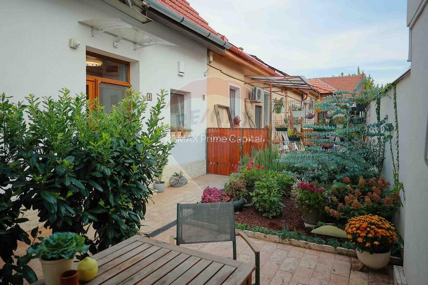 5 camere, central Nicolae Jiga, retras de la stradă, de vânzare - 15