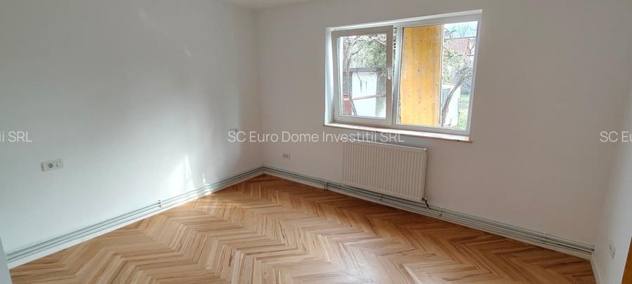 Casa renovata cu curte si garaj - 8