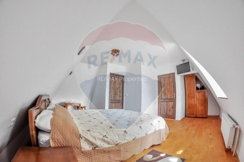 Vanzare 3 case de vacanta si 15750 mp teren, Botiza, Maramures - 8