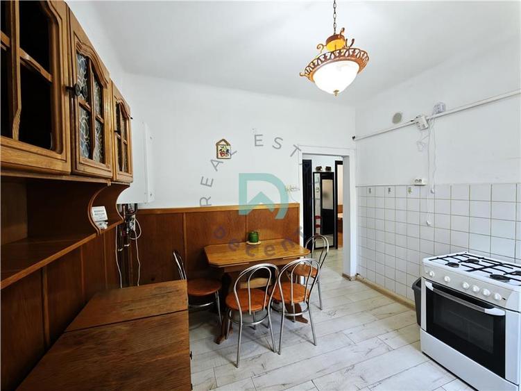 Închiriez 2 camere, Brasovul vechi
