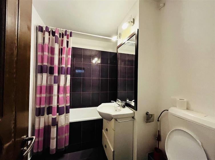 Decomandat cu 2 balcoane, et 3, mobilat, linga Shopping City