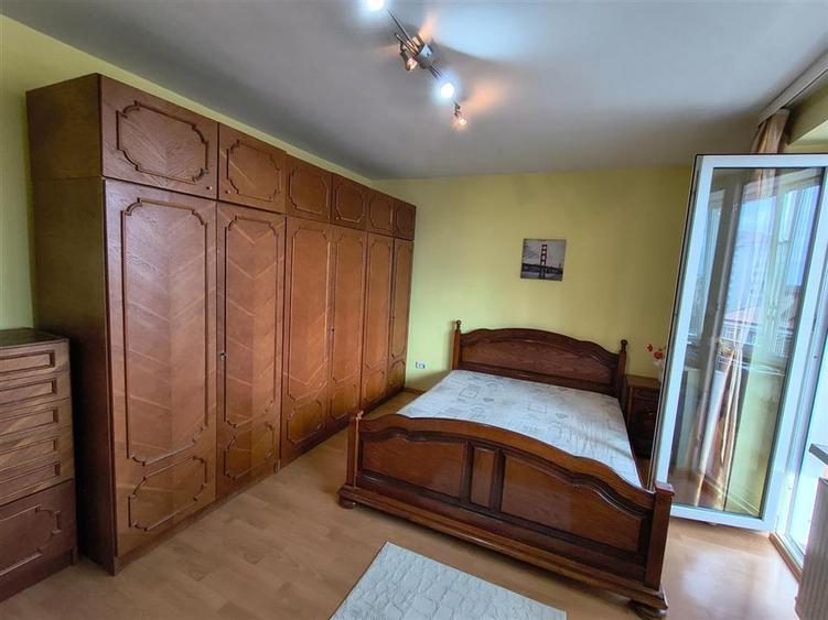 Apartament 2 camere balcon zona Cedonia