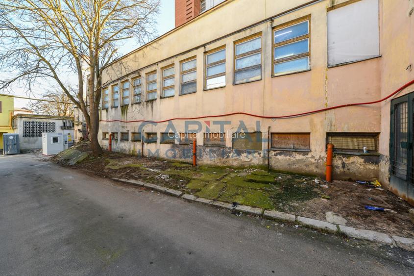 De vanzare Hotel, nefunctional, 70 camere + teren 3590 mp. - 14