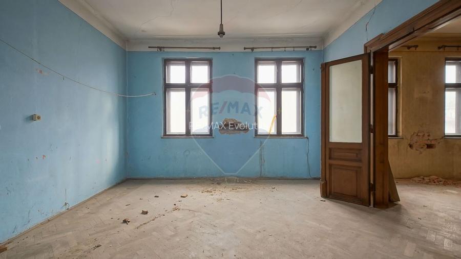 Vilă pe str Alexandru Ioan Cuza, 10 camere, S + P + E, teren 282 mp - 11