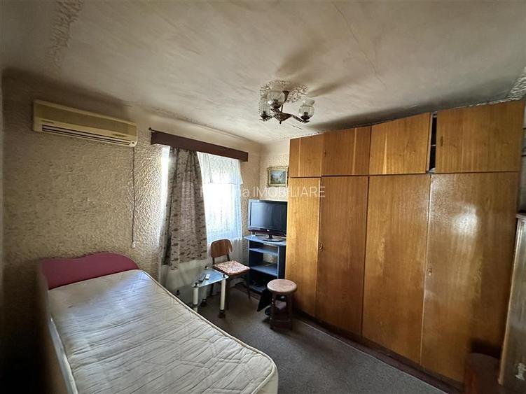 Casa de vanzare în zona linistita - 6