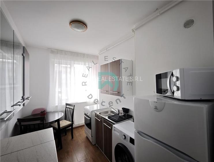 Inchiriez 2 camere, Cinema Patria, Brasov - 19