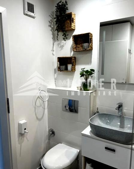 Apartament  de vanzare, spatios cu  2 camere imobil nou  zona Piata 1 Mai - 12