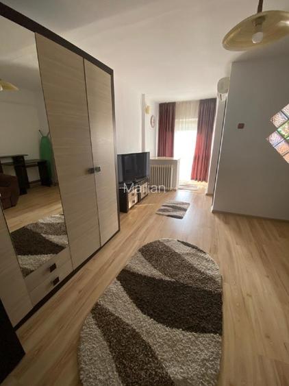 Vand garsoniera  Calea Bucuresti, mobilata/utilata, 30 m.p. - 2