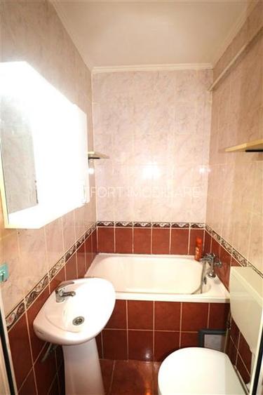 Garsoniera, centrala proprie, zona Lipovei - 6