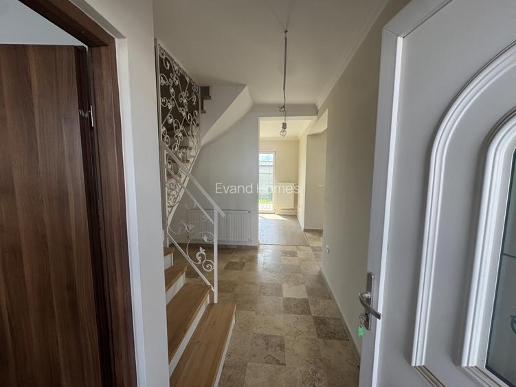 Casa Insiruita 4 camere de vanzare in Giroc | 86 mp utili | 2 bai - 2