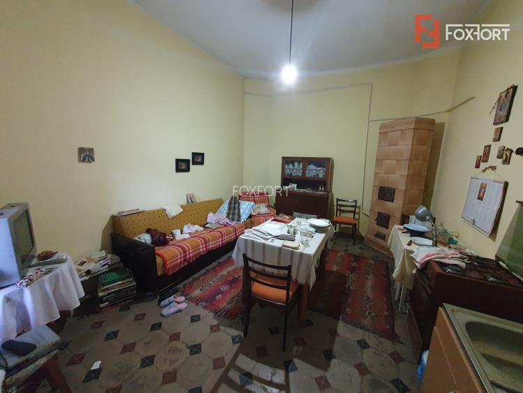 Apartament cu 5 camere de vanzare in Deta, zona Central - 9