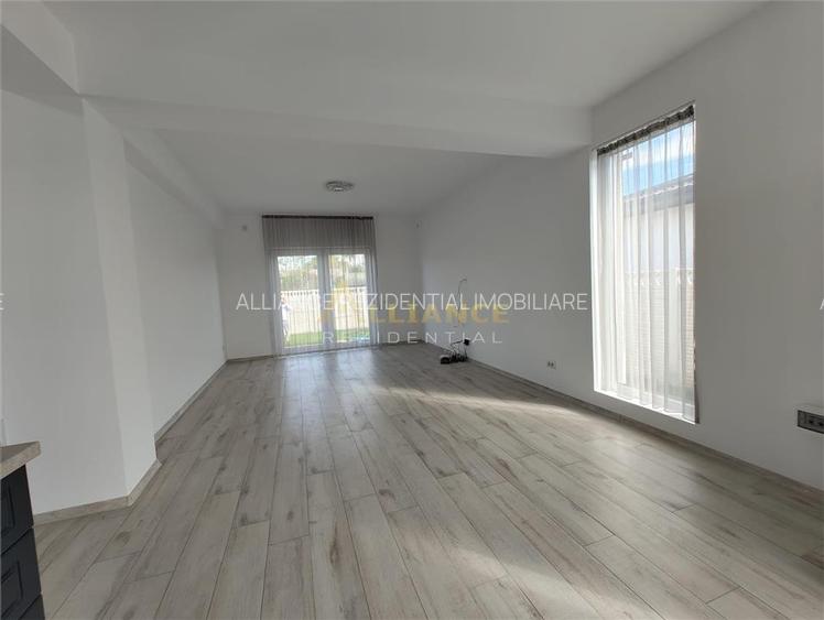 Casa moderna parter - 3 camere, 2 bai, pompa de caldura, panouri solare - 12