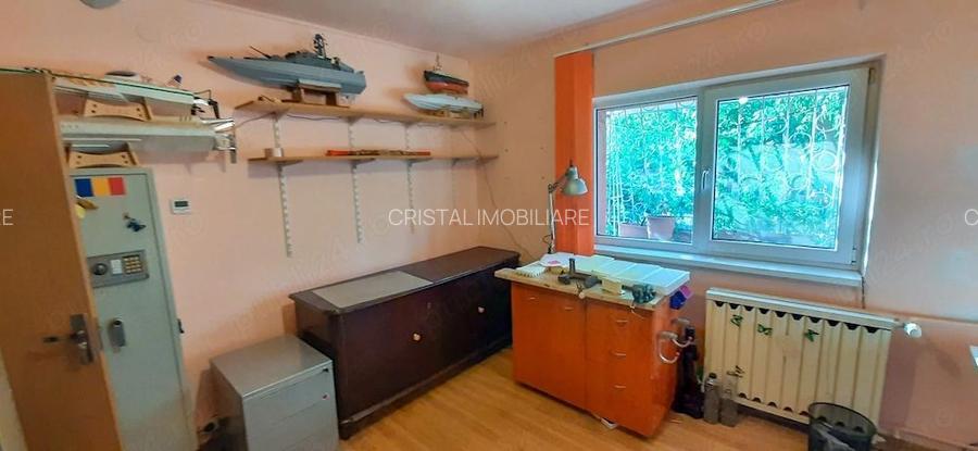 Apartament 3 camere de vanzare, parcare, boxa, bloc reabilitat-13 Septembrie - 8