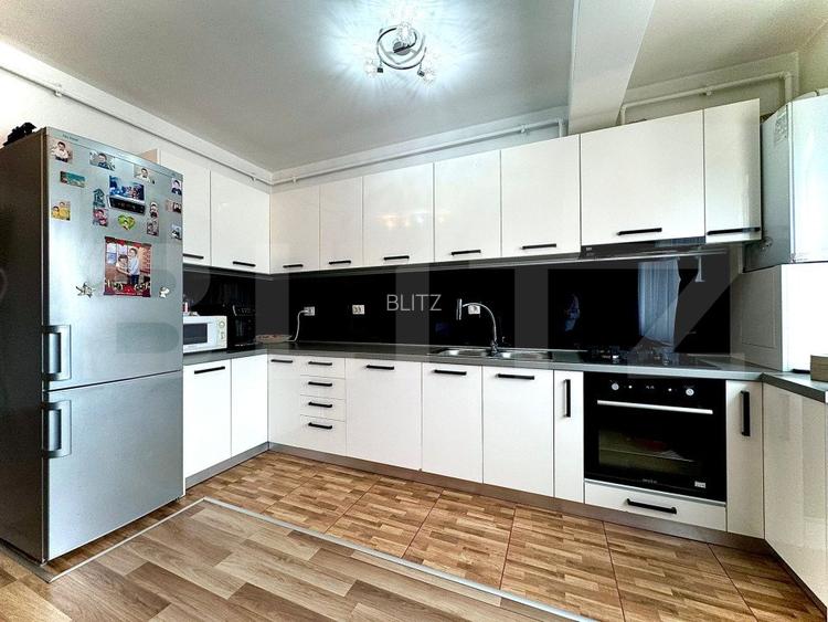 Apartament cu 3 camere ,semidecomandat, 51 mp, zona Stejarului - 7